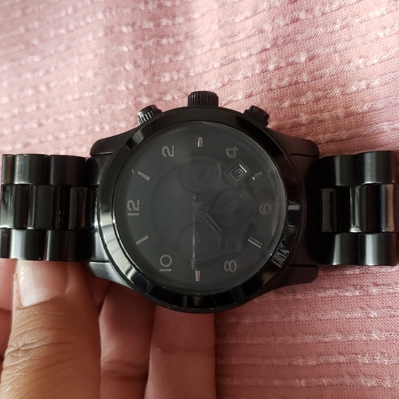 Michael Kors MK8147 Blacked Out Runway Chronograph Mens Watch - Picture 7 of 8